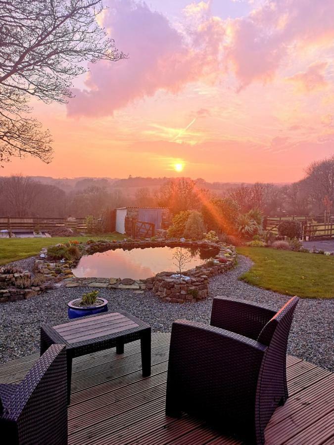 Sunset Hideaway Villa Narberth Ngoại thất bức ảnh